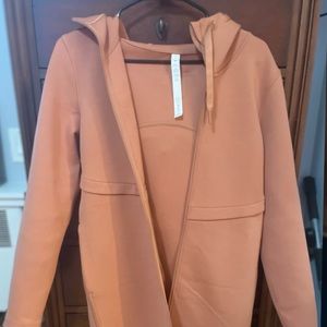 LuluLemon athletica Long horizons hoodie size 6 desert Sun color